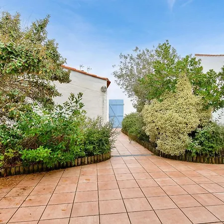 Instants De Detente Et De Partage Aux Sables D'or Nyaraló La Guérinière