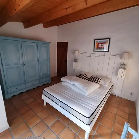 Instants De Détente Et De Partage Aux Sables D'or