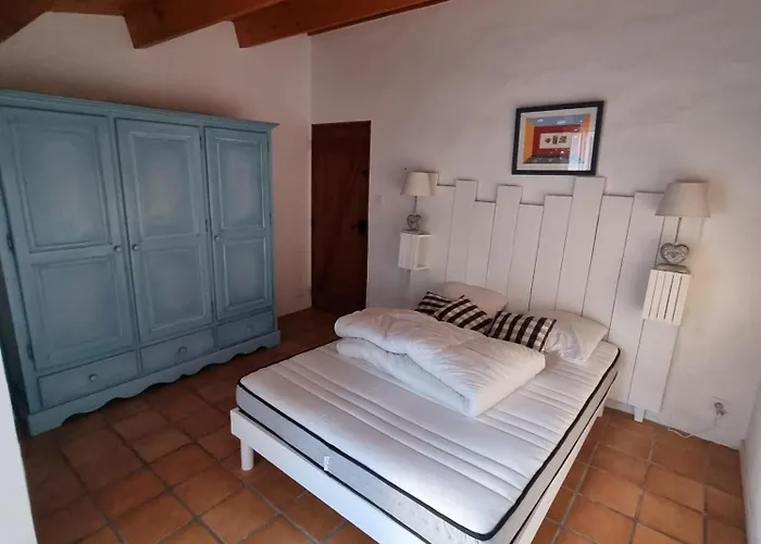 Instants De Détente Et De Partage Aux Sables D'or